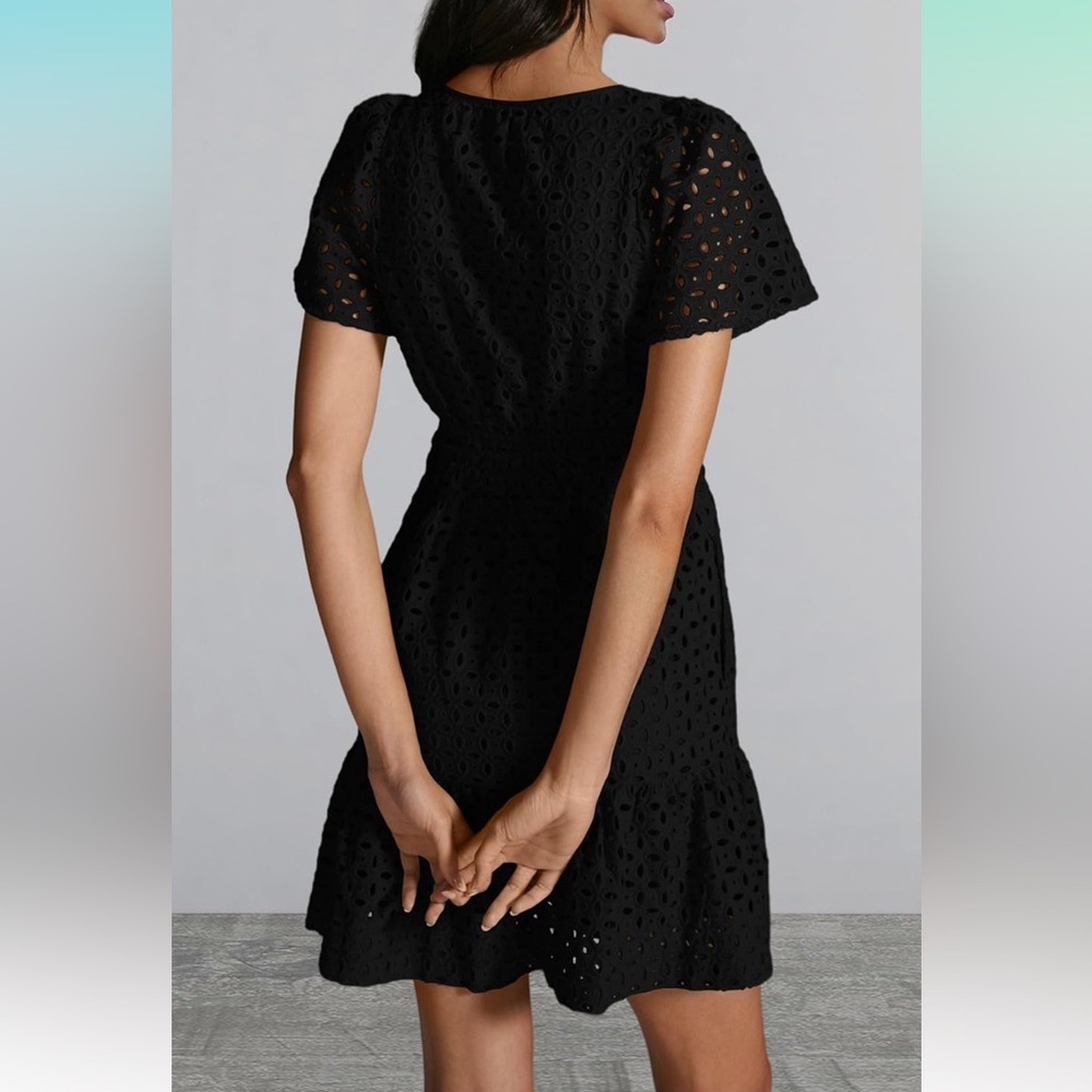 Cute short v neck dress. Brand new! Too short on me.